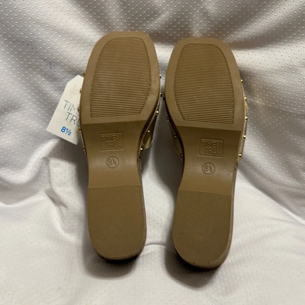 Time and Tru Gold Metallic Platform Shoes Women’s Size 8.5 New‎